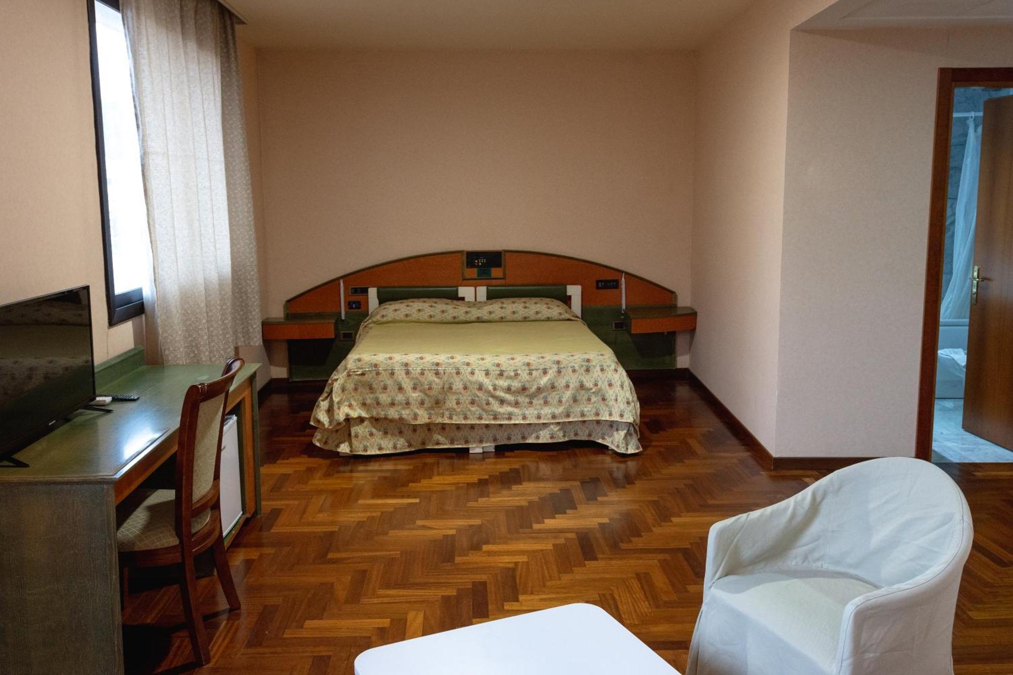 לגונגרו Hotel San Nicola מראה חיצוני תמונה